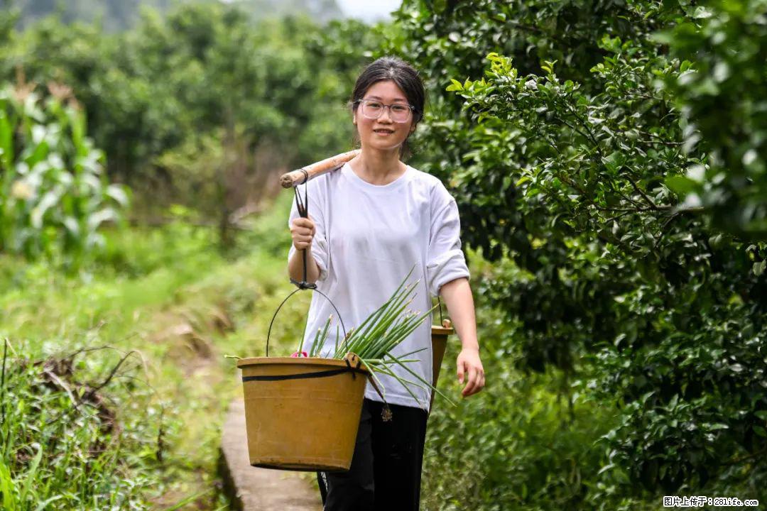 全网追的“扁担女孩”，找了一份暑假工，时薪12元 - 鞍山生活资讯 - 鞍山28生活网 as.28life.net